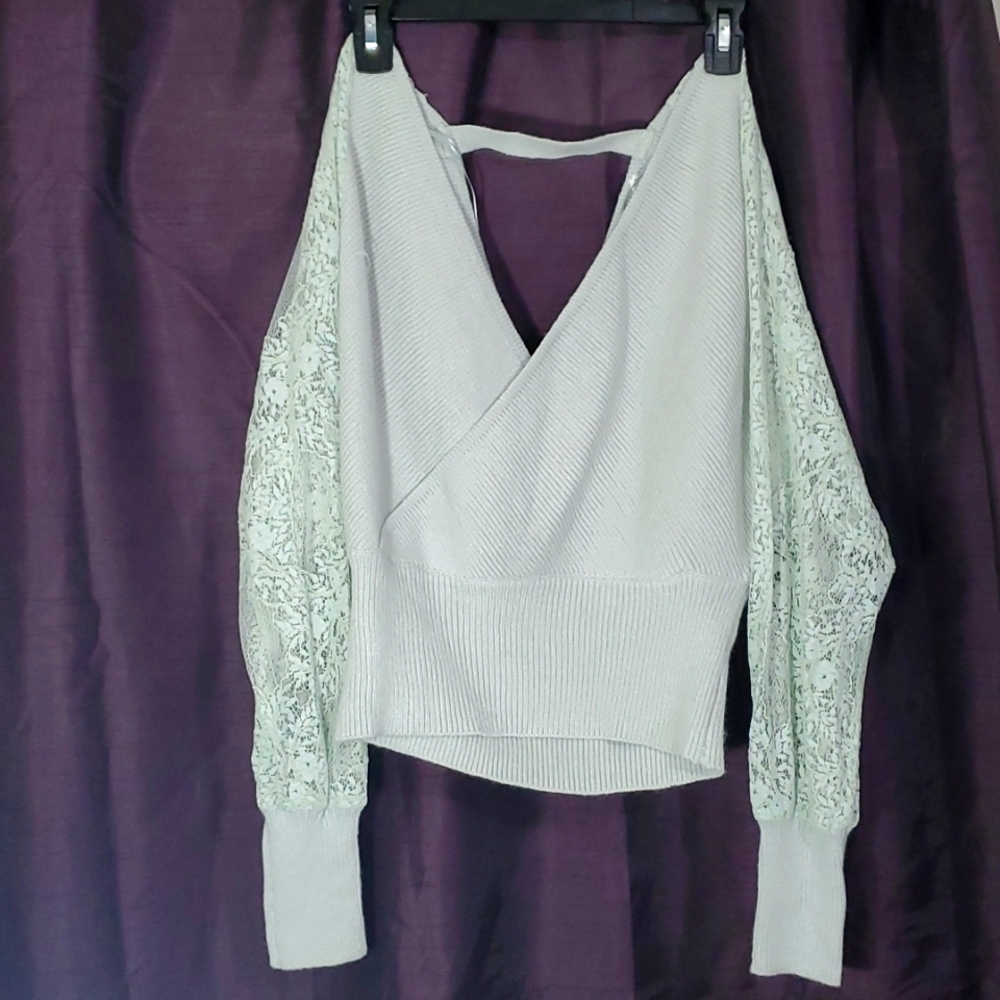 Dreamers by Debut lace sleeve sweater
